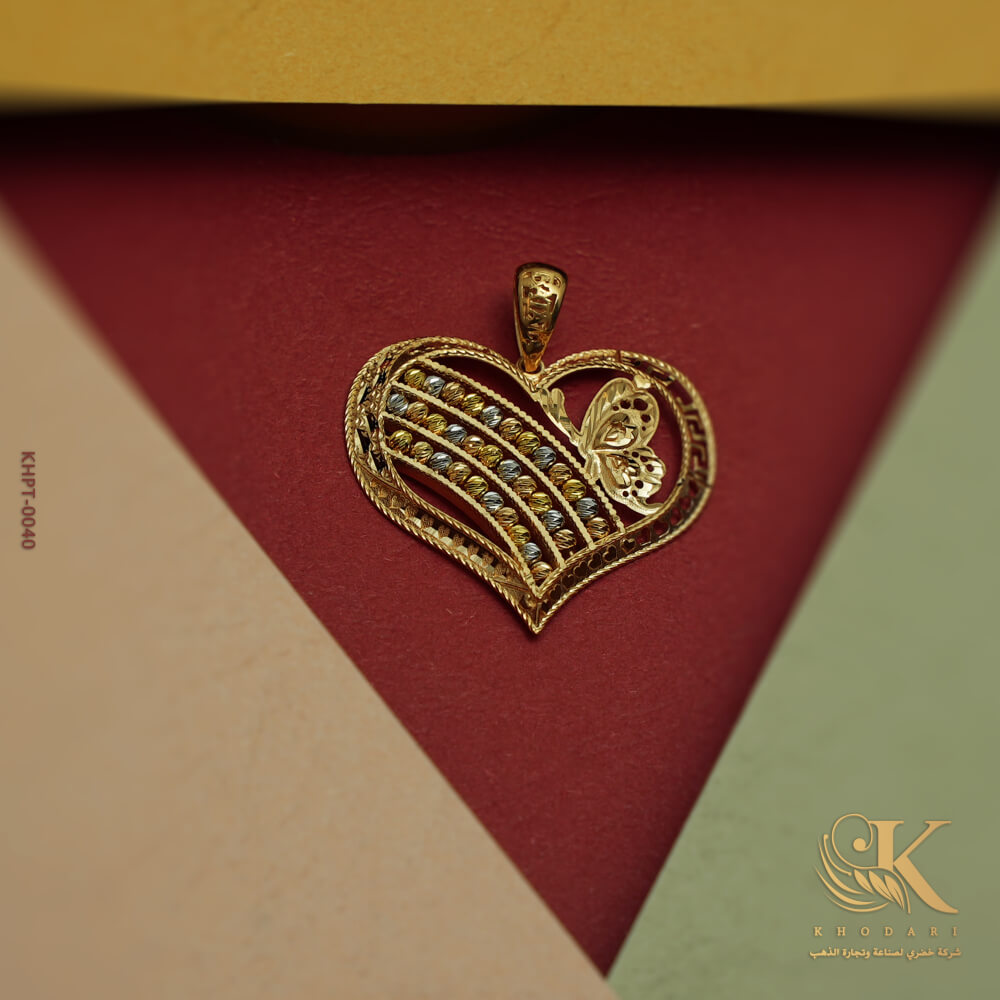 قلادة ذهبية - لواحة