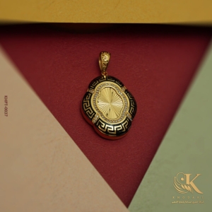 قلادة ذهبية - لواحة