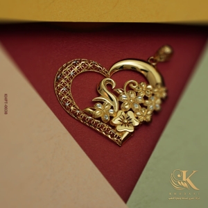 قلادة ذهبية - لواحة